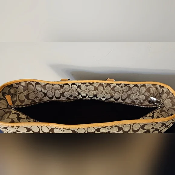 Coach Signature Boston Travel Bag - Picture 14 of 15